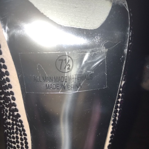 Heels - Picture 4 of 4